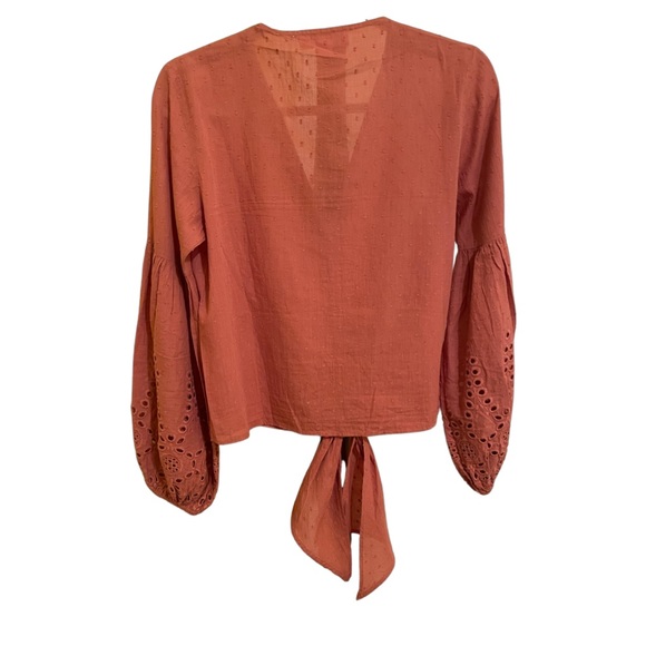 🌻🌻 Bohemian Tie Front Eyelet Sleeve Top 🌻🌻 - Picture 4 of 8